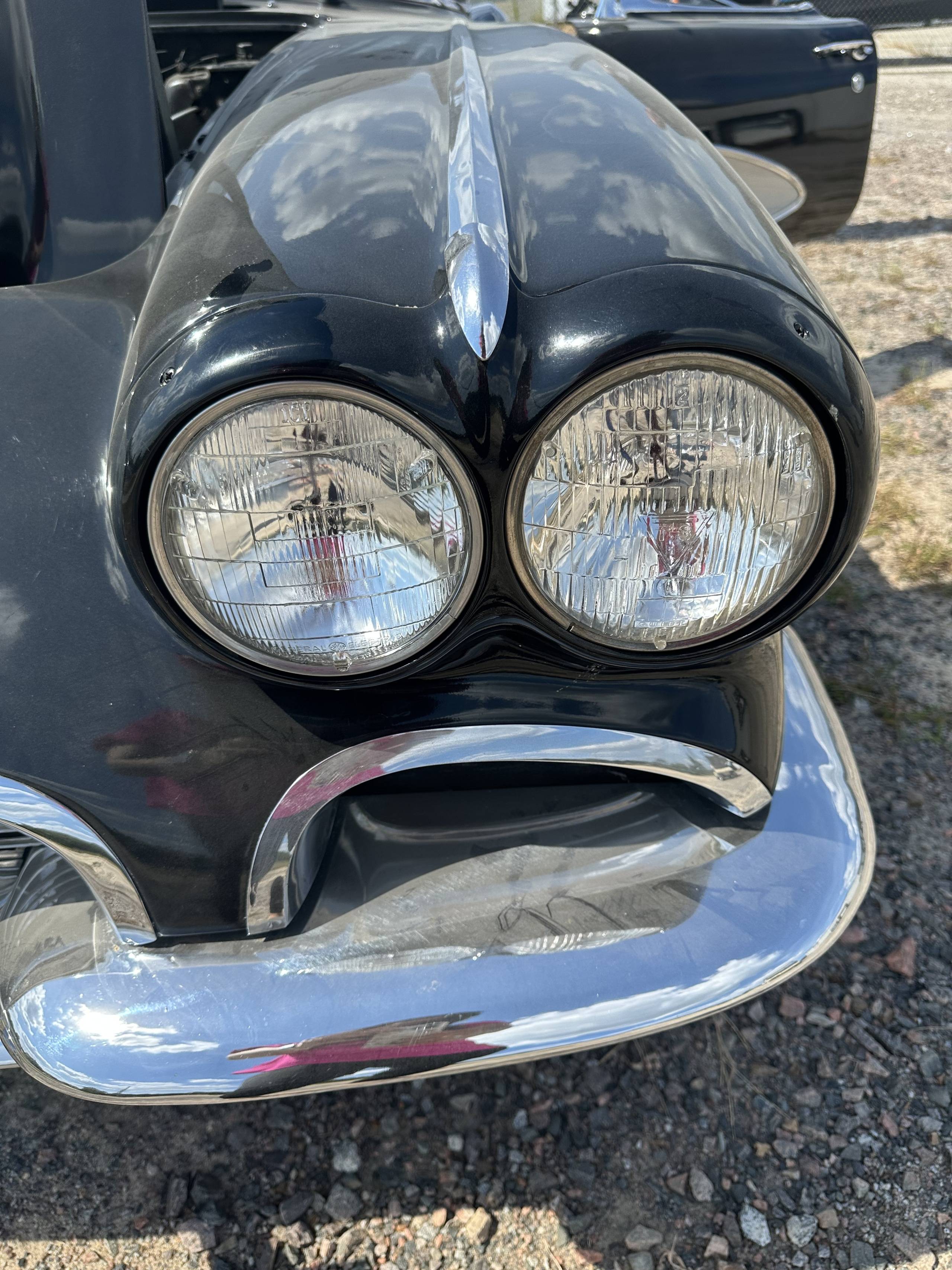 1961 Chevrolet Corvette 33