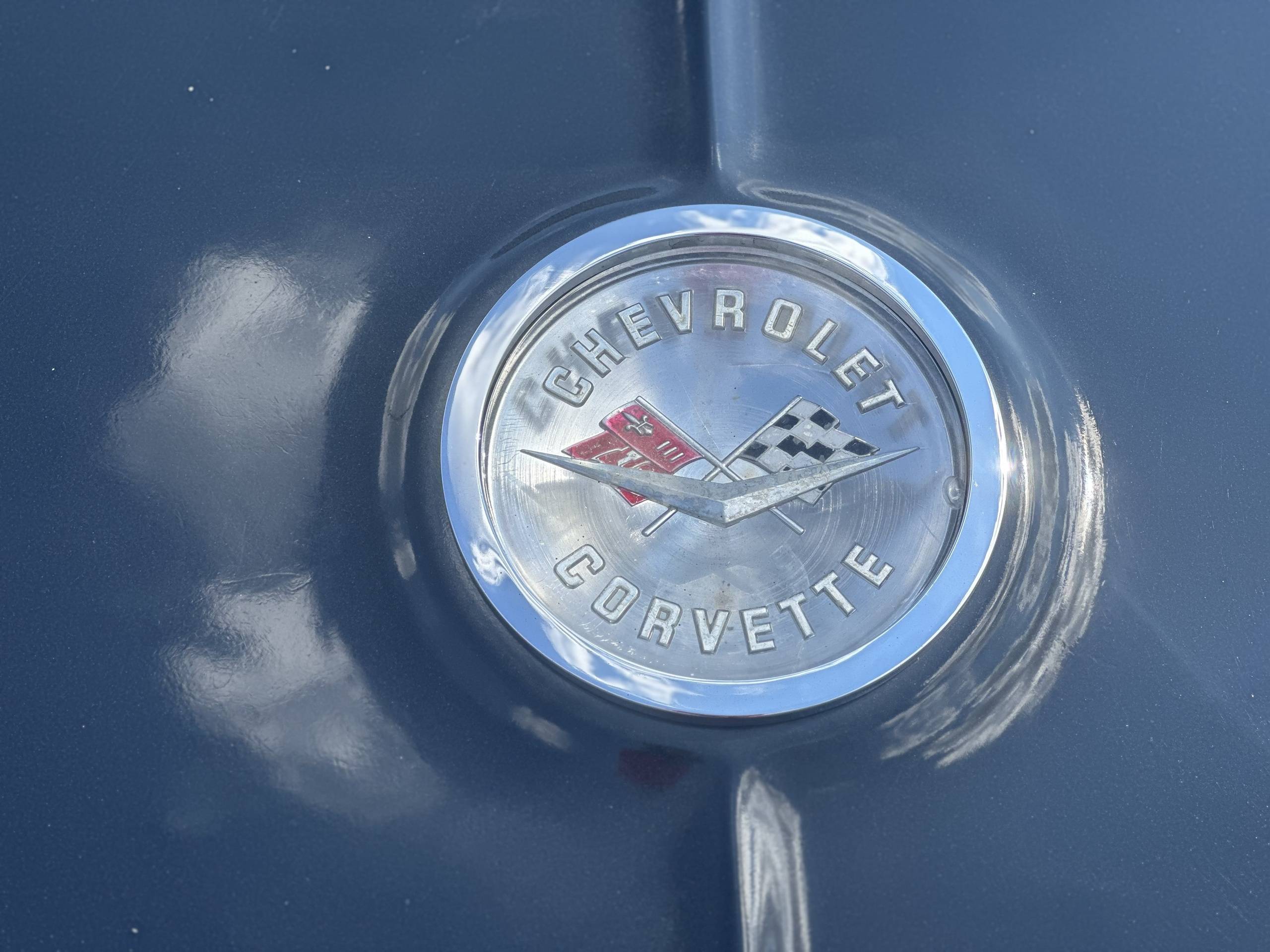 1961 Chevrolet Corvette 75