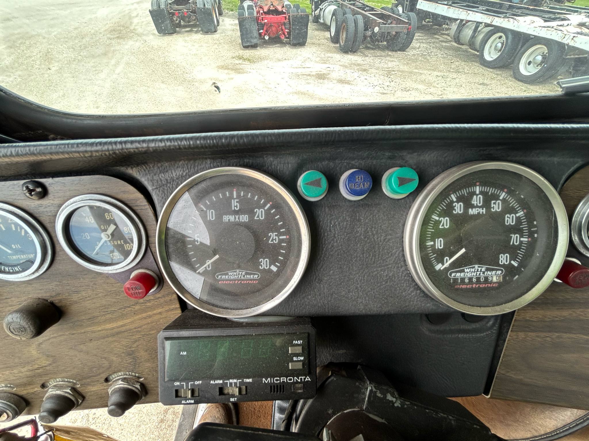 1974 Freightliner  White 24