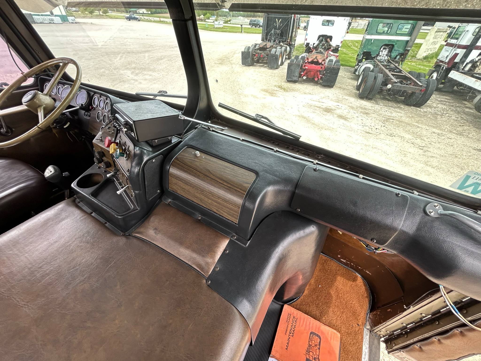 1974 Freightliner  White 14