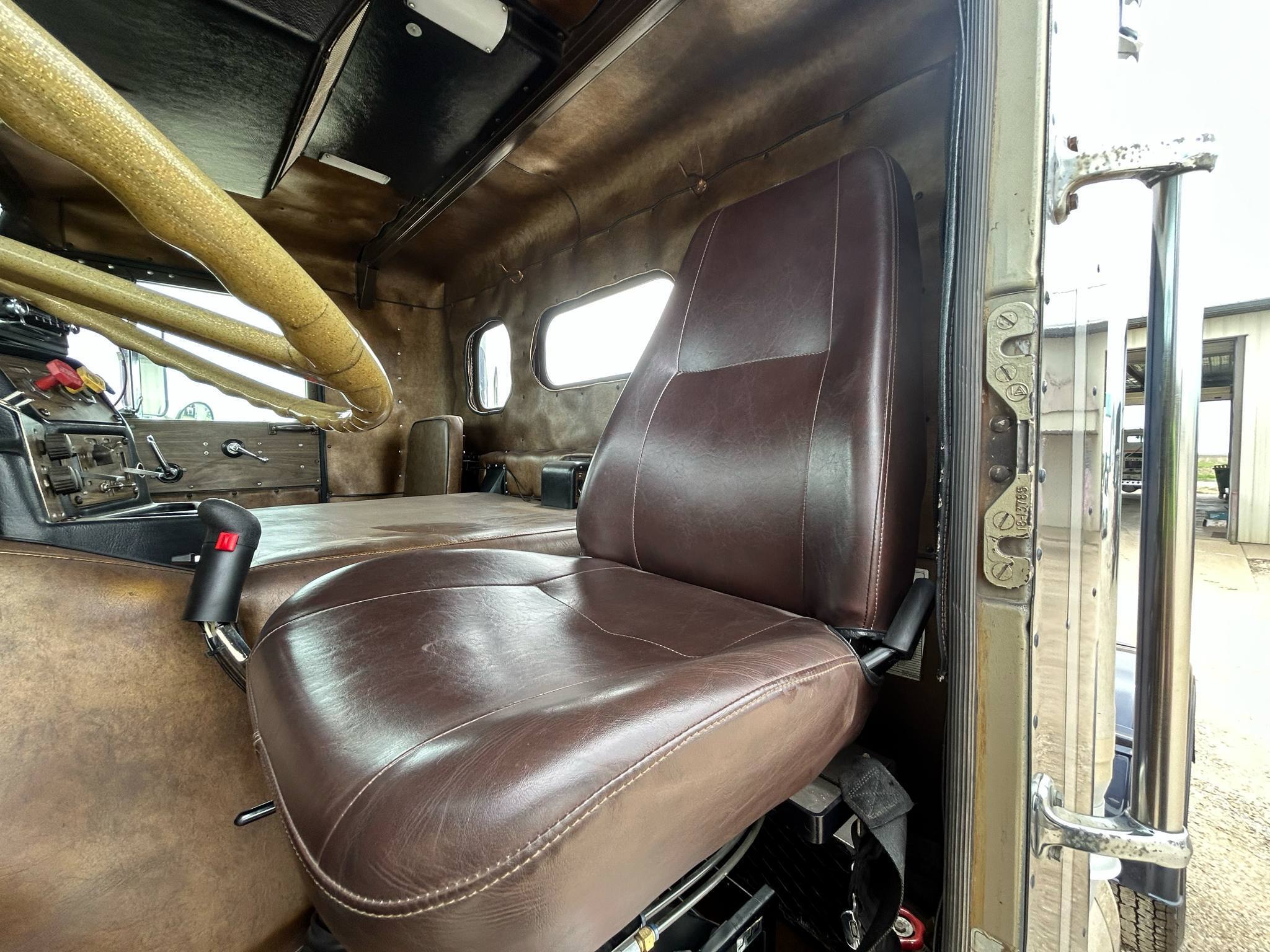 1974 Freightliner  White 33