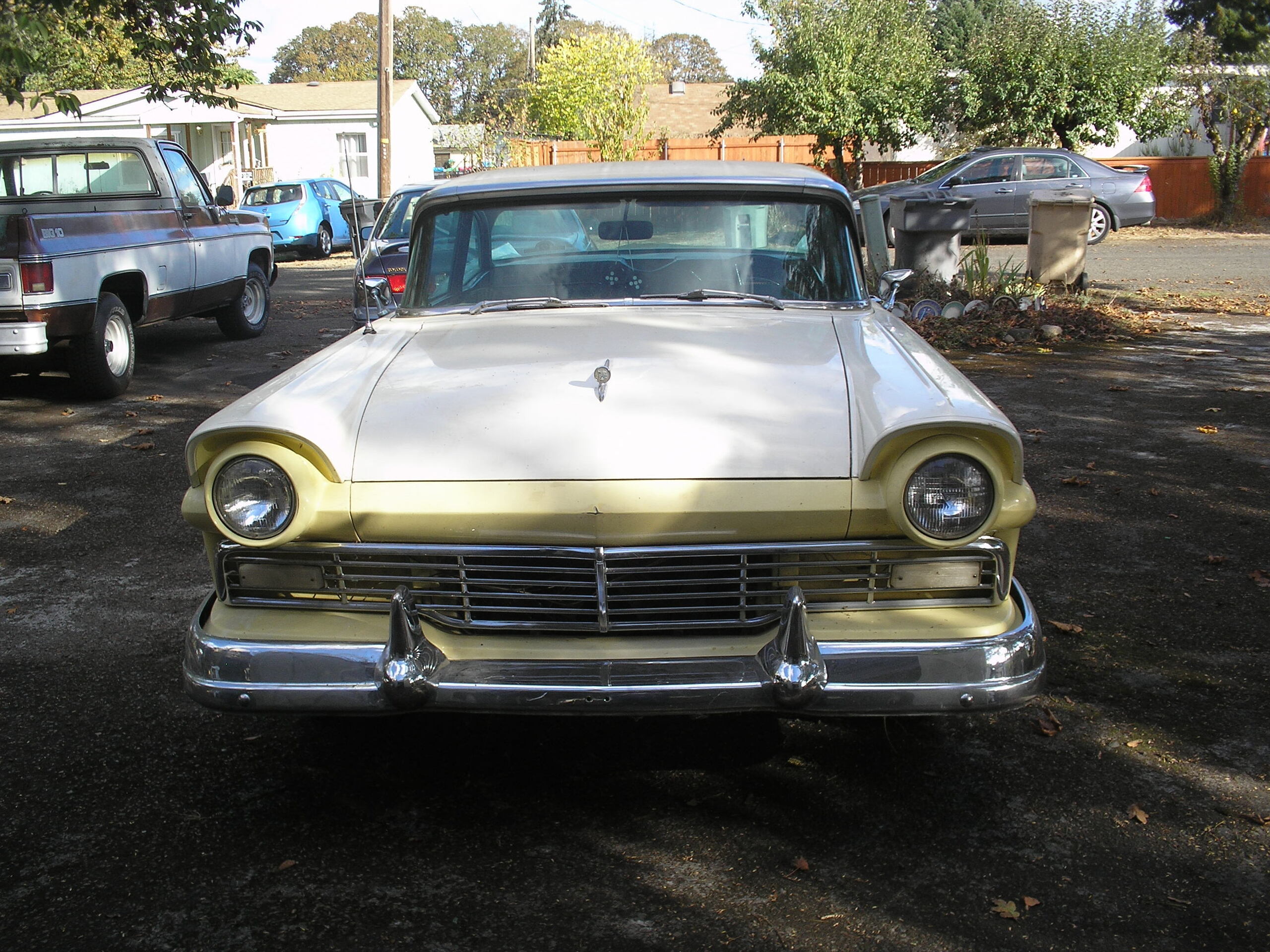 1957 Ford Fairlane 2