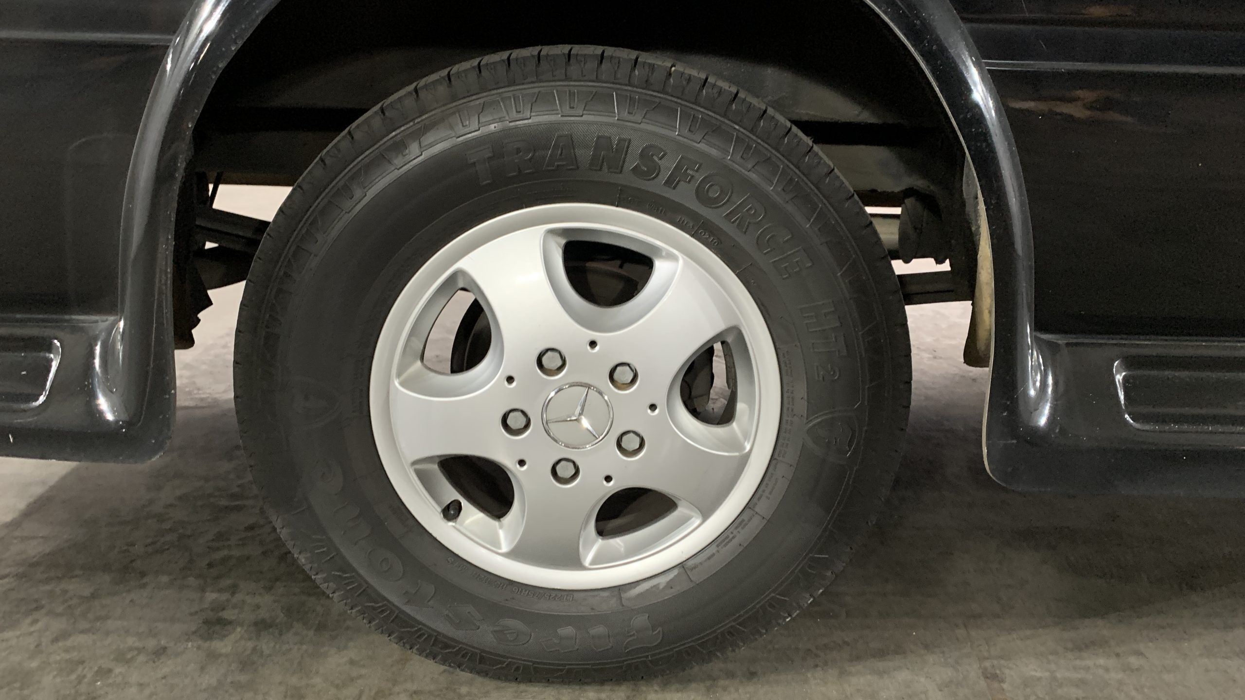 2006 Dodge 2500 32