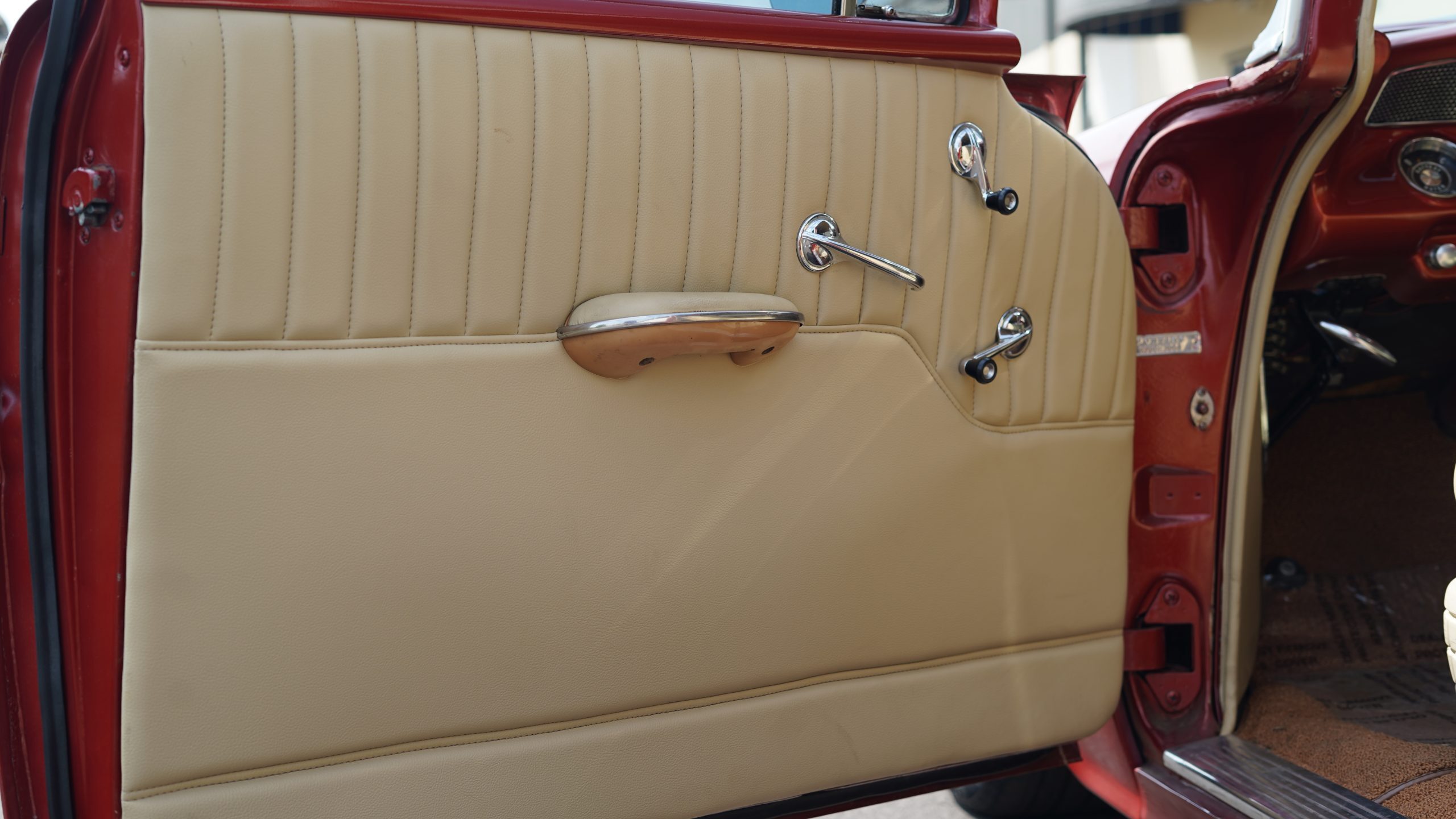 1955 Pontiac Chieftain Station Wagon 31