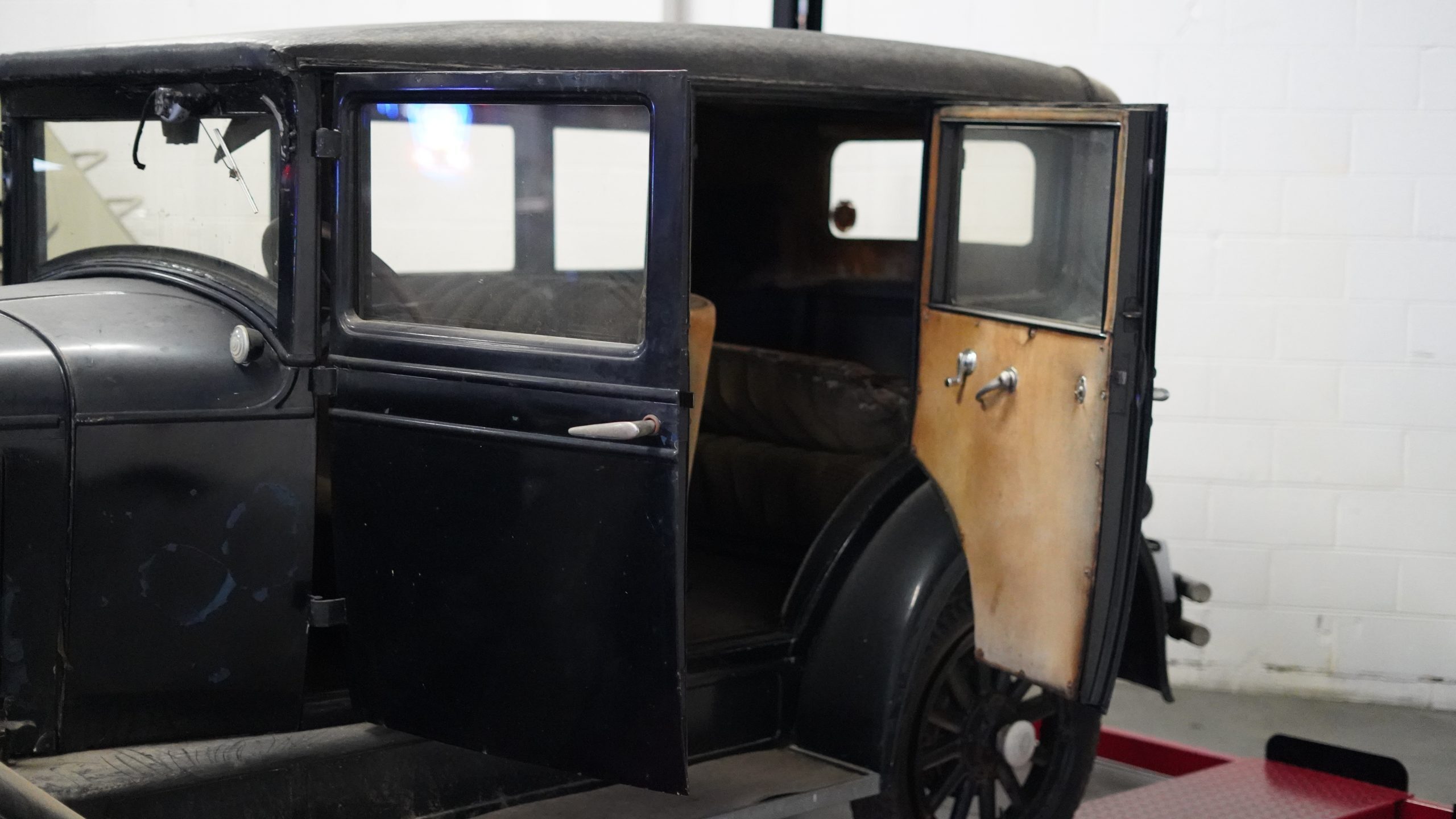 1927 Pontiac Sedan 18