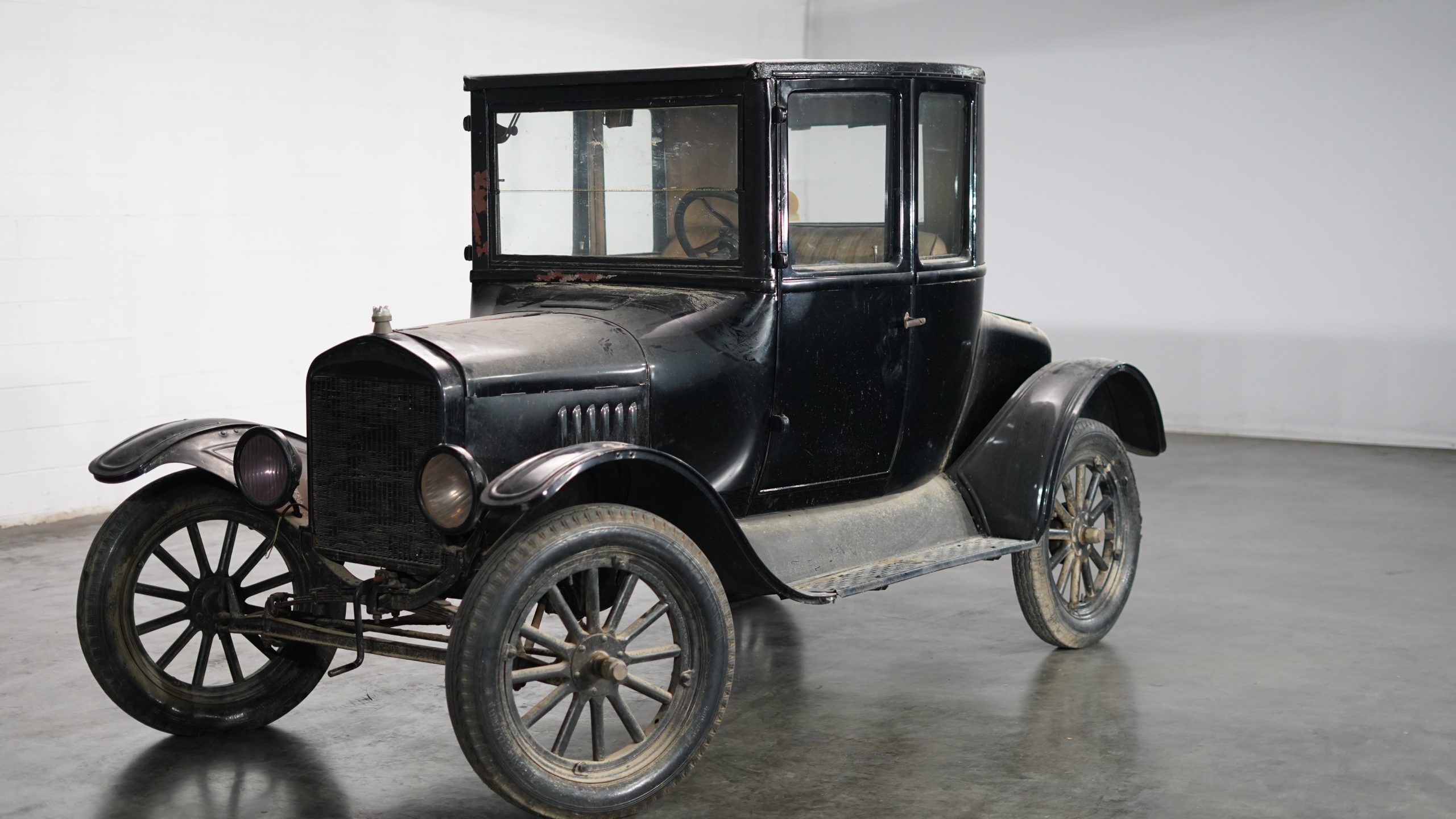 1920 Ford Tudor 2