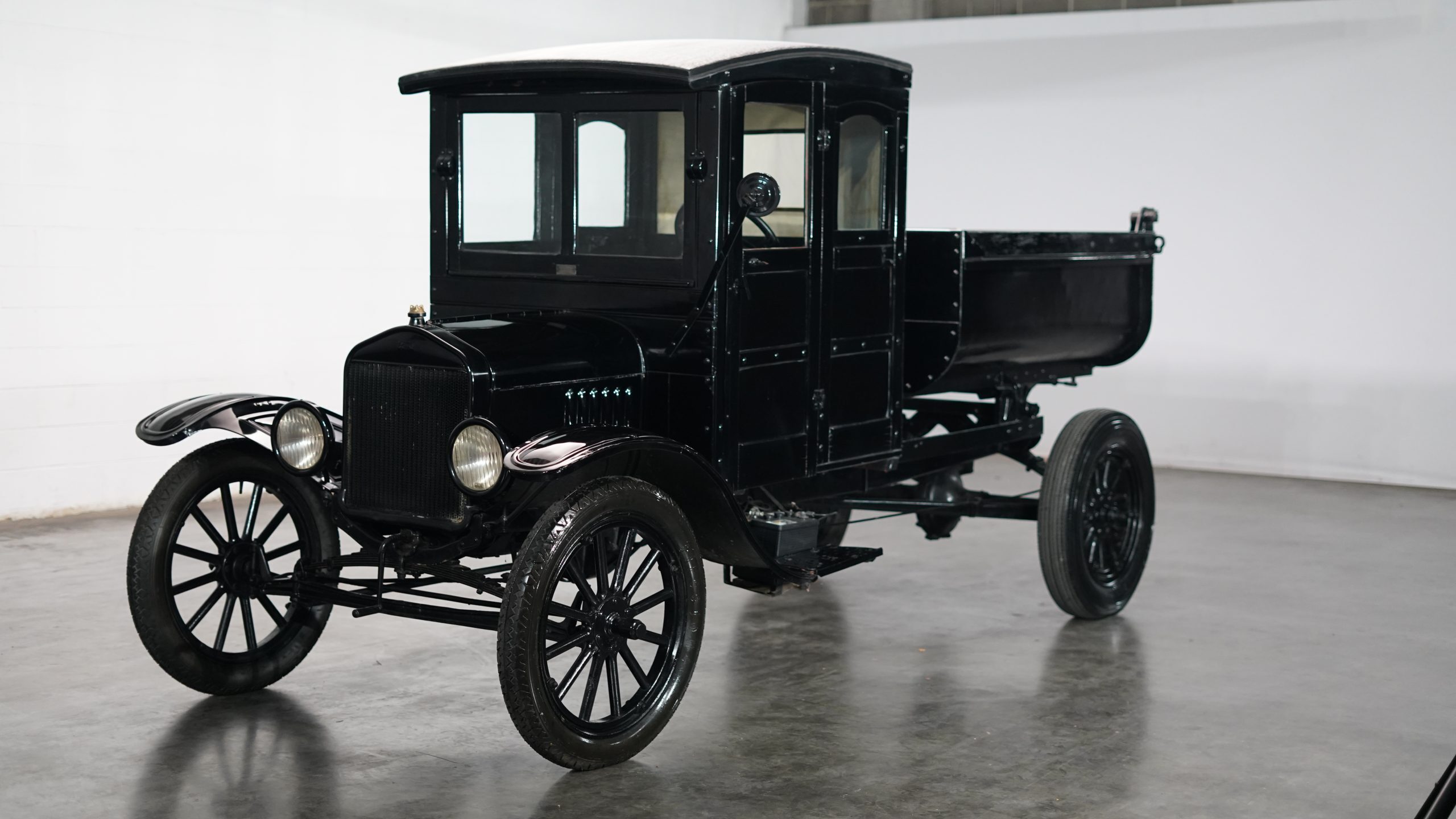 1922 Ford Model TT Dump Truck 1
