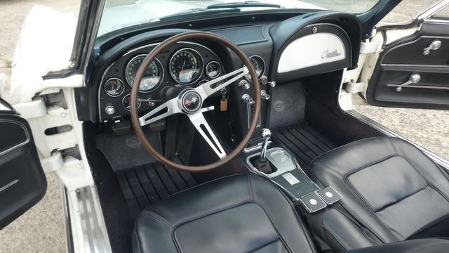 1965 Chevrolet Corvette 40
