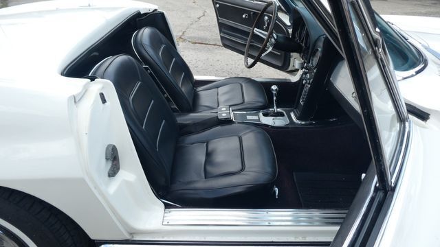 1965 Chevrolet Corvette 46