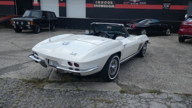 1965 Chevrolet Corvette 19