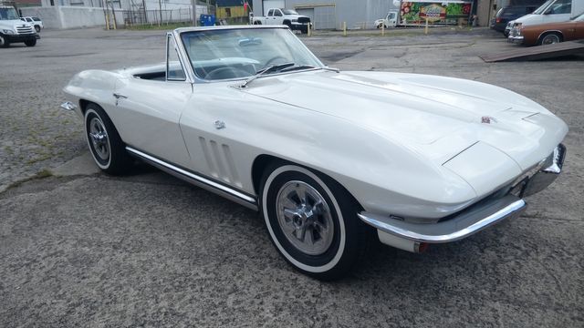 1965 Chevrolet Corvette 1
