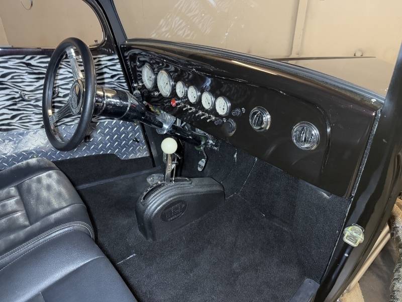 1934 Ford Coupe 71