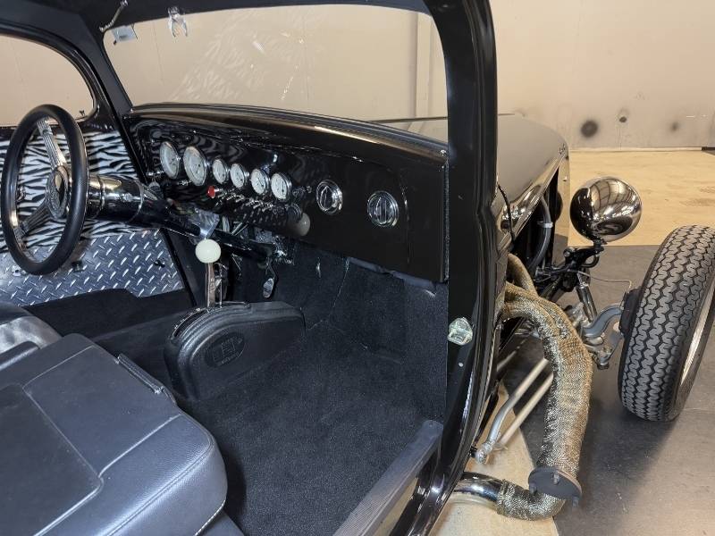 1934 Ford Coupe 77