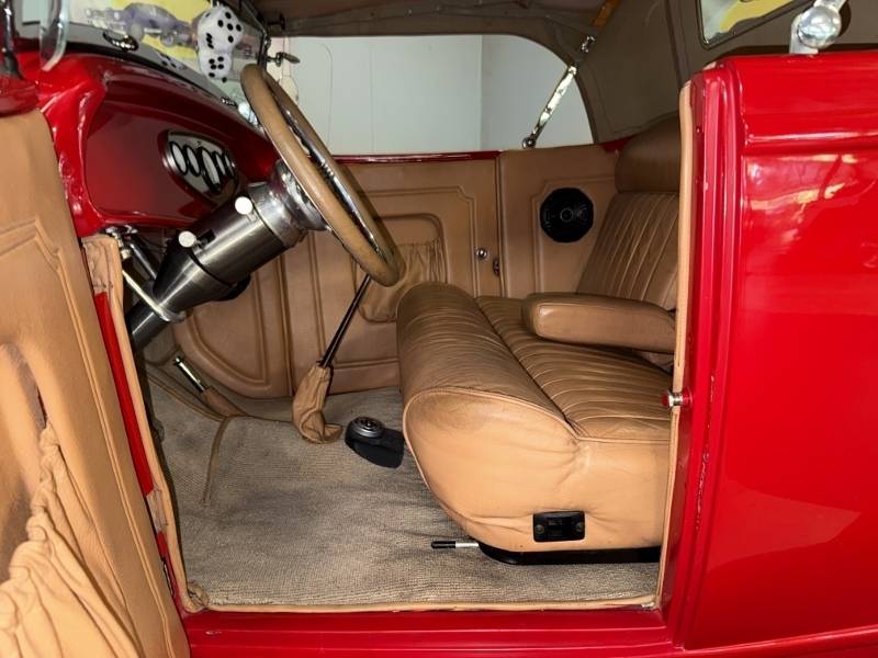 1932 Ford Roadster 21
