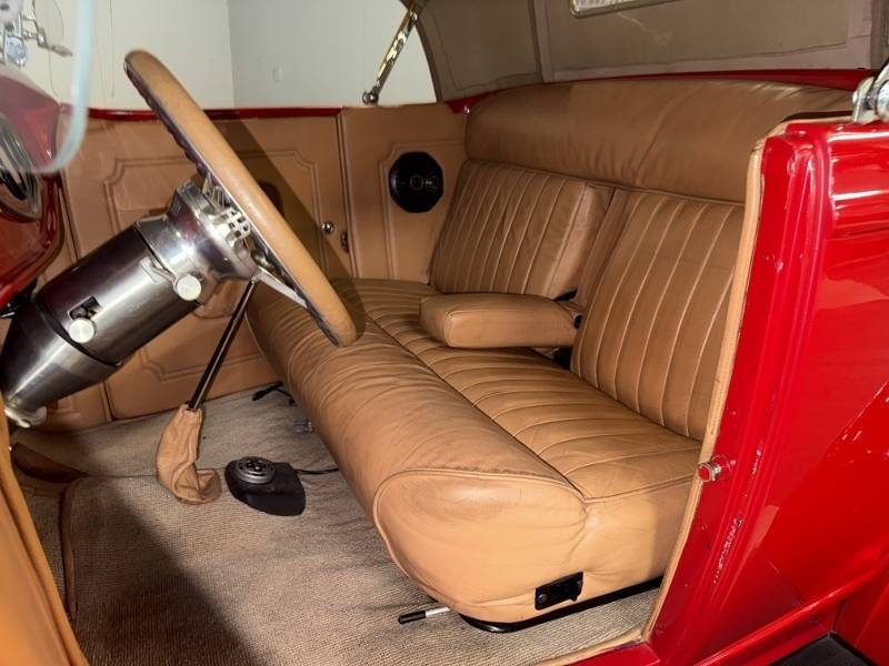 1932 Ford Roadster 22