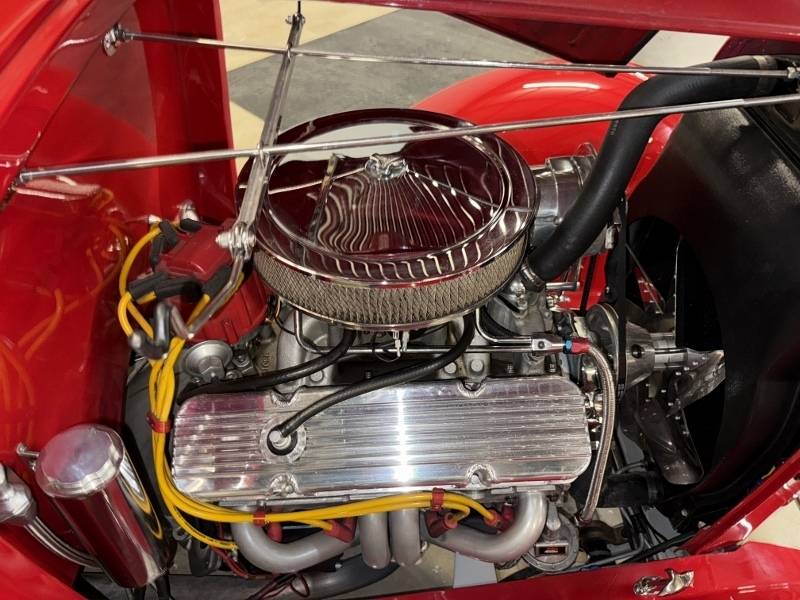 1932 Ford Roadster 38
