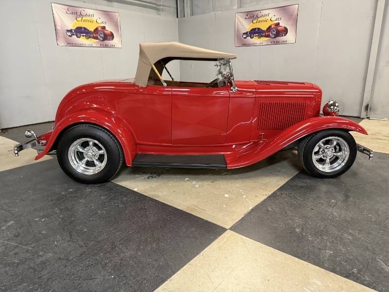 1932 Ford Roadster 41