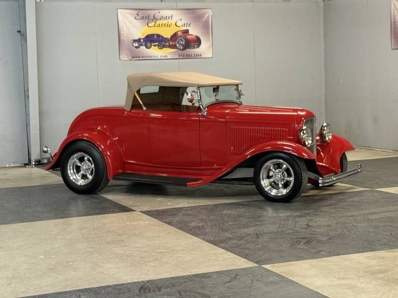 1932 Ford Roadster 43