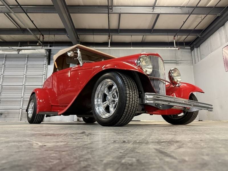 1932 Ford Roadster 44