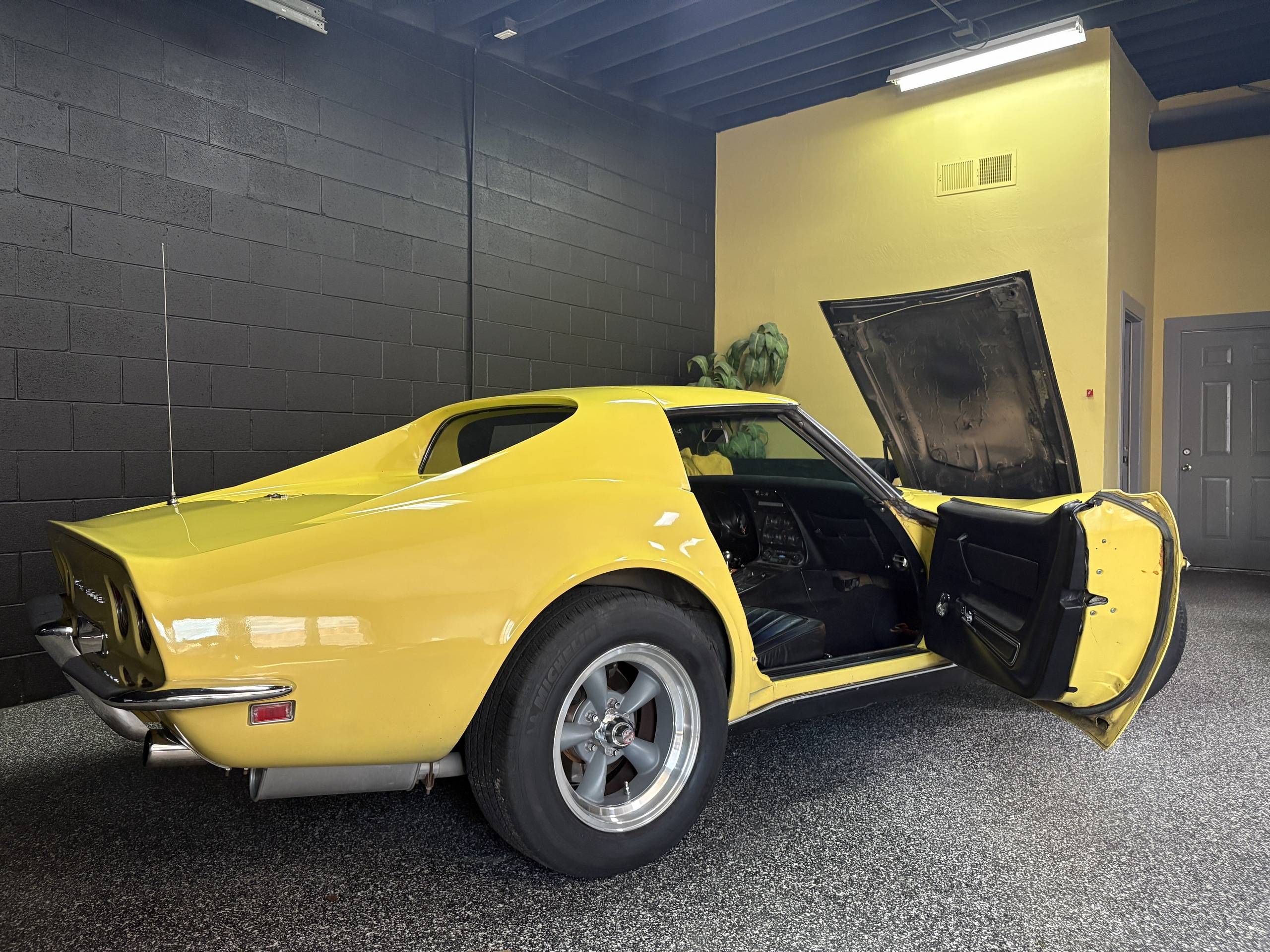 1969 Chevrolet Corvette 19