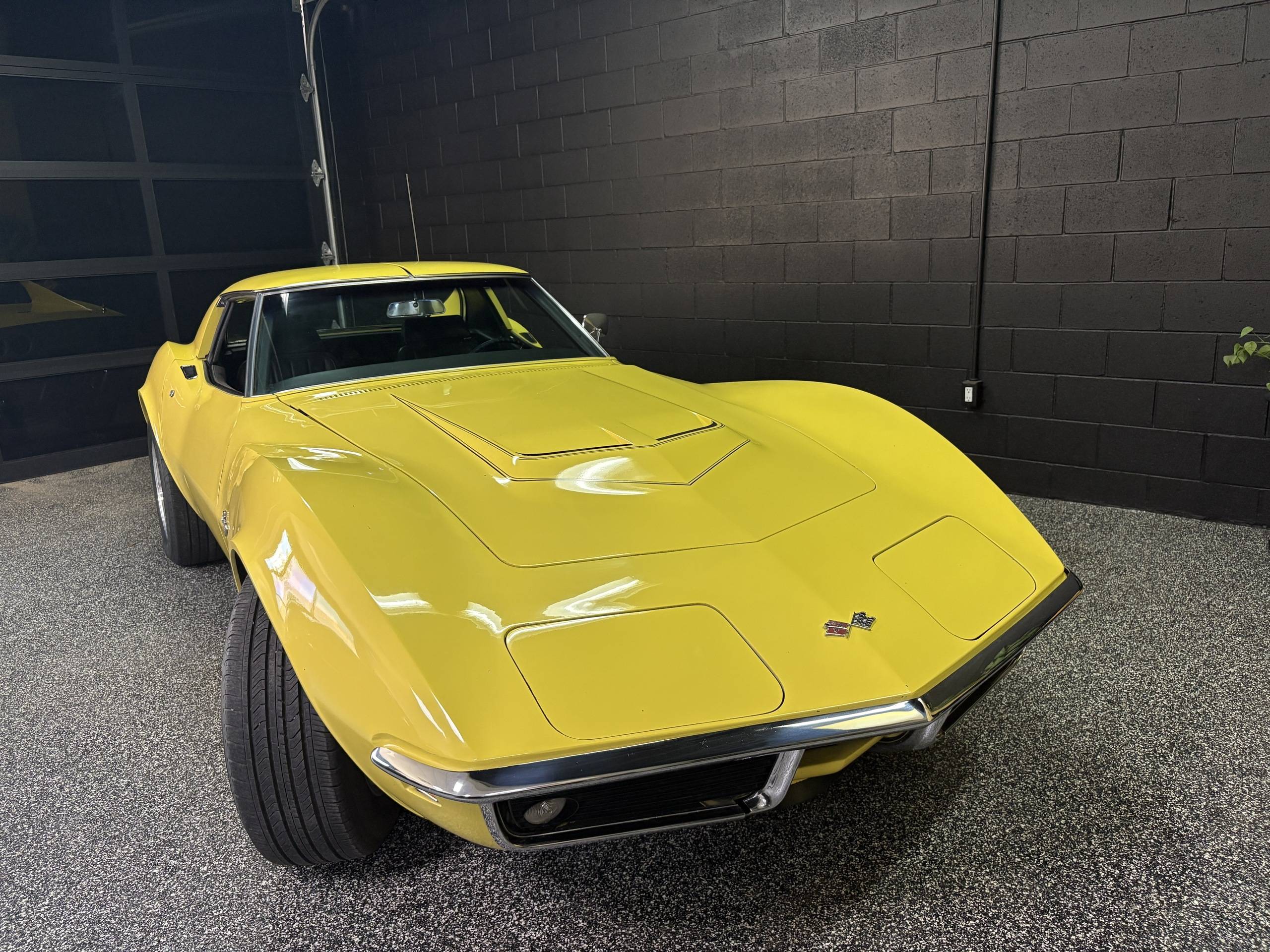 1969 Chevrolet Corvette 11