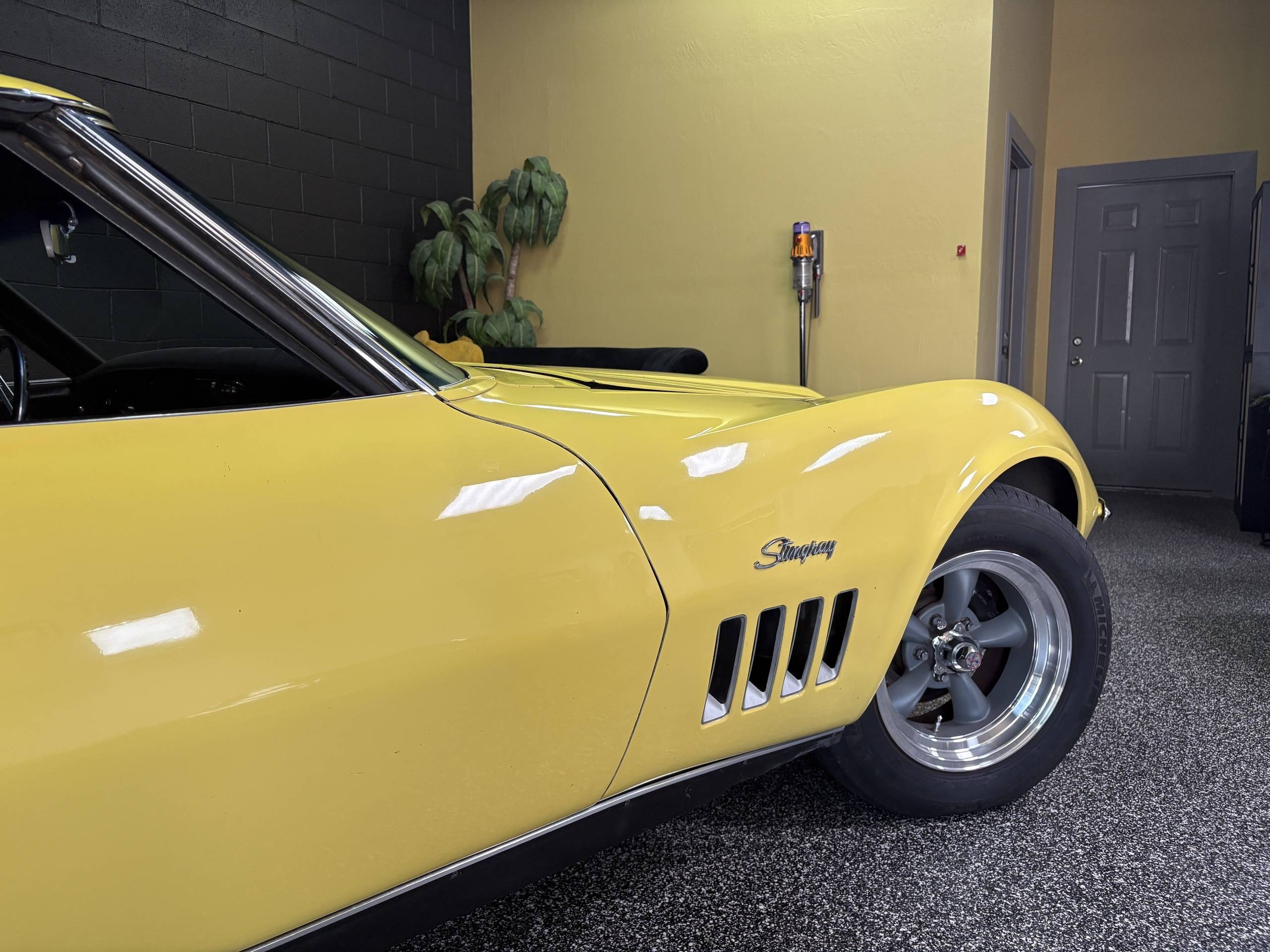1969 Chevrolet Corvette 29