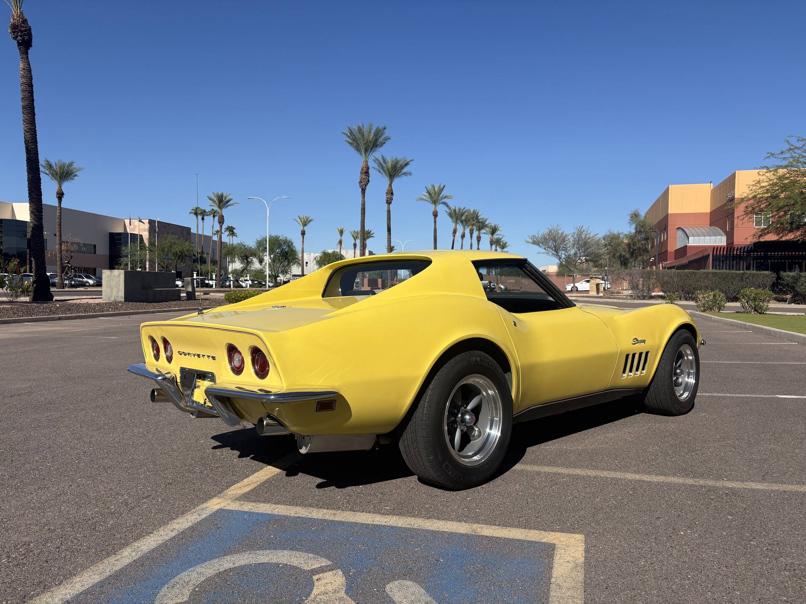 1969 Chevrolet Corvette 16