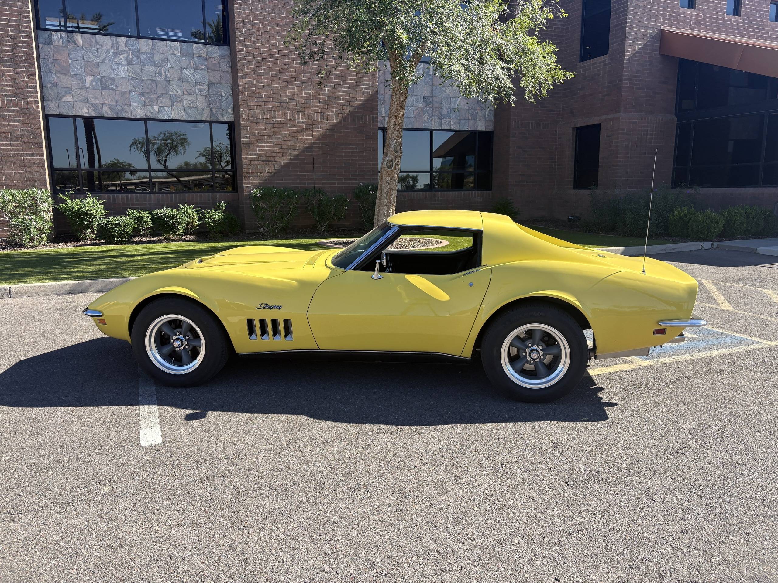 1969 Chevrolet Corvette 4