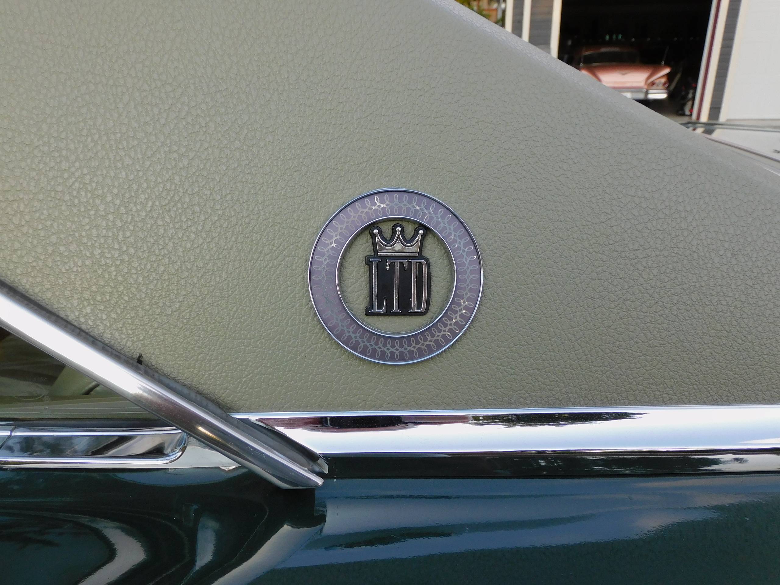 1966 Ford LTD 26