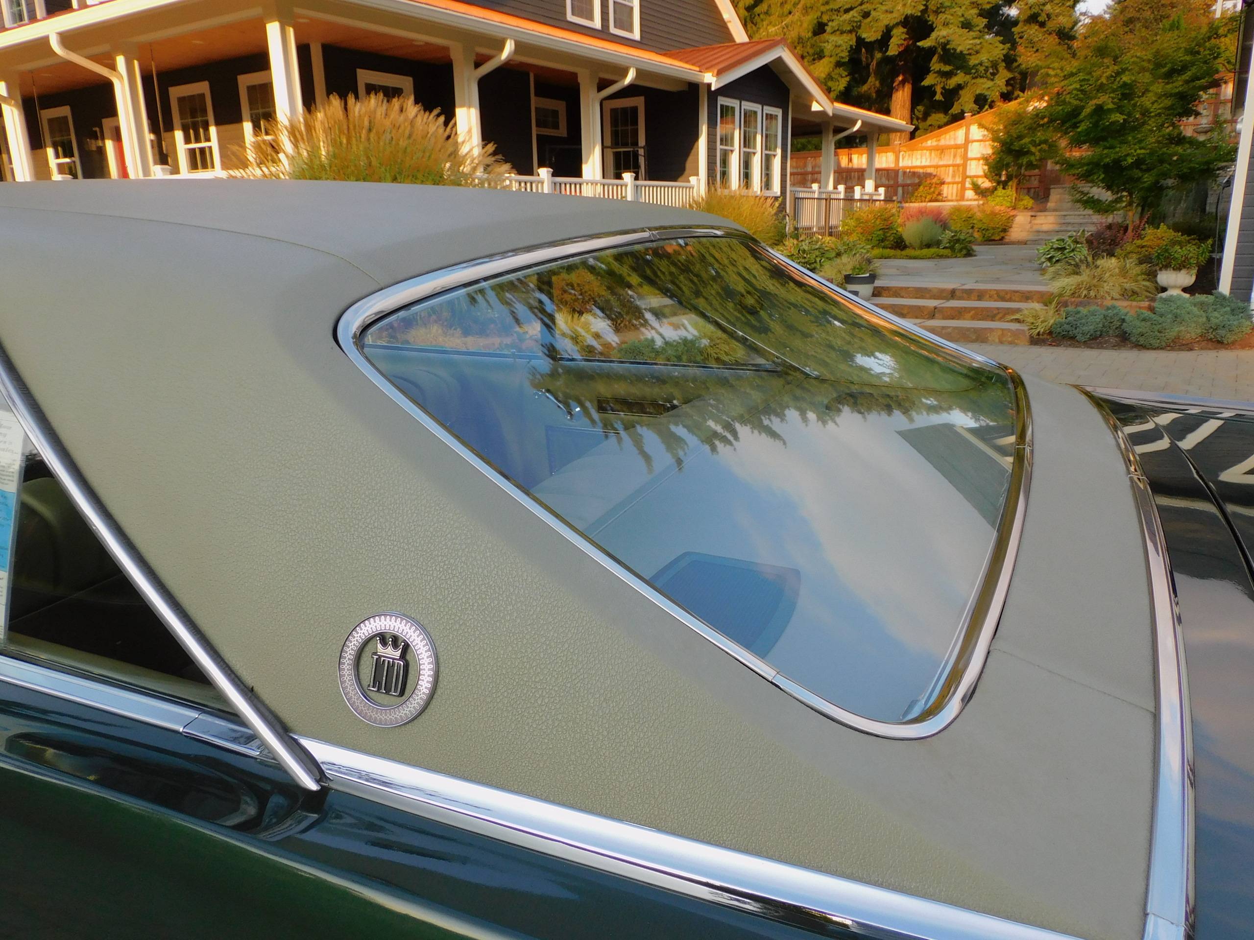 1966 Ford LTD 27
