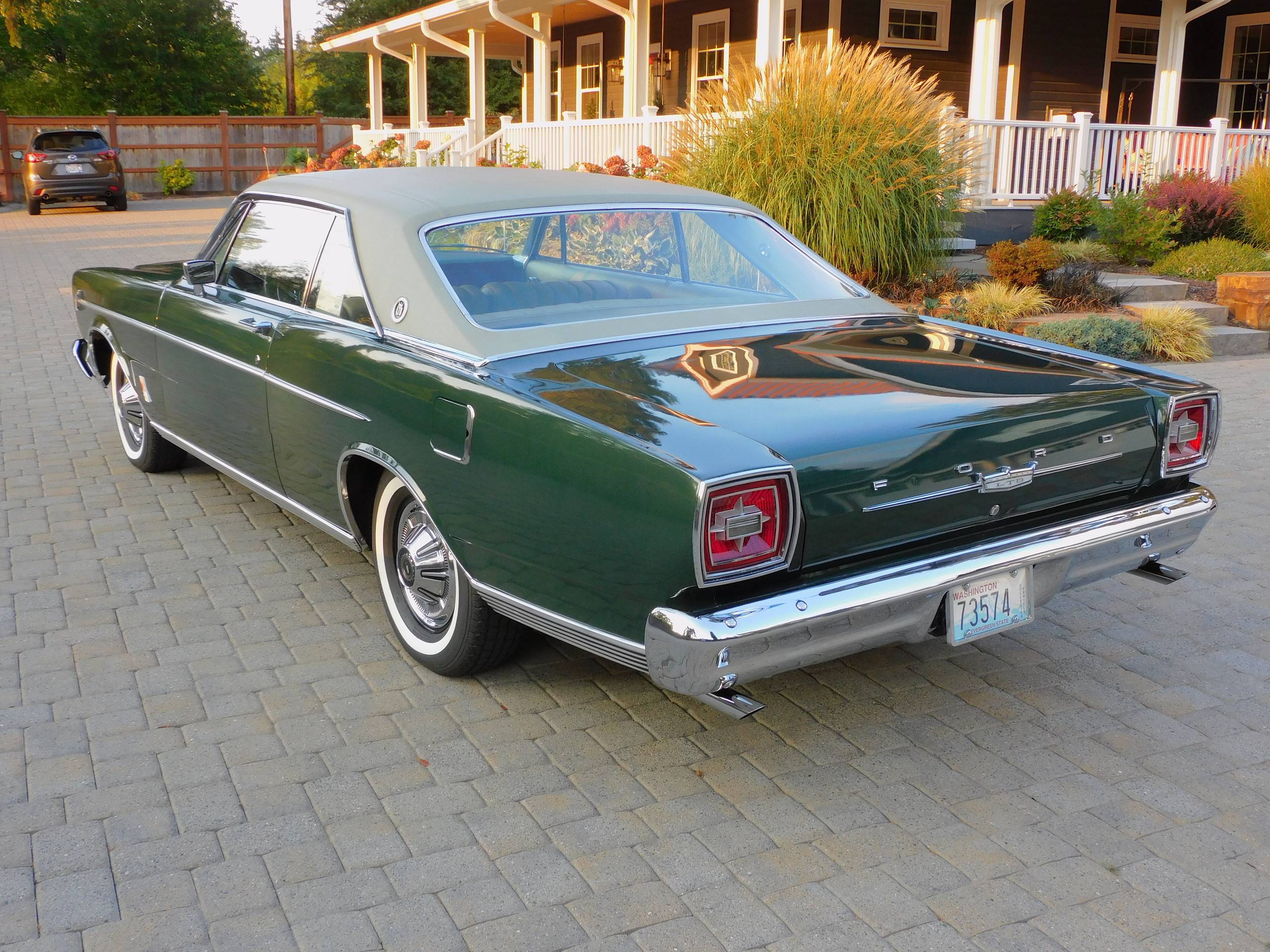 1966 Ford LTD 39