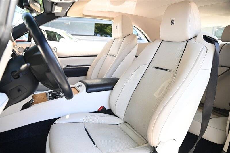 2019 Rolls-Royce Dawn 34