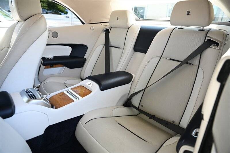 2019 Rolls-Royce Dawn 33
