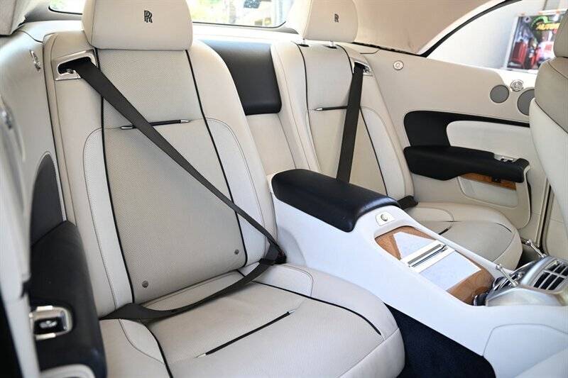 2019 Rolls-Royce Dawn 32
