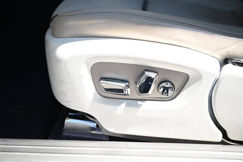 2019 Rolls-Royce Dawn 43