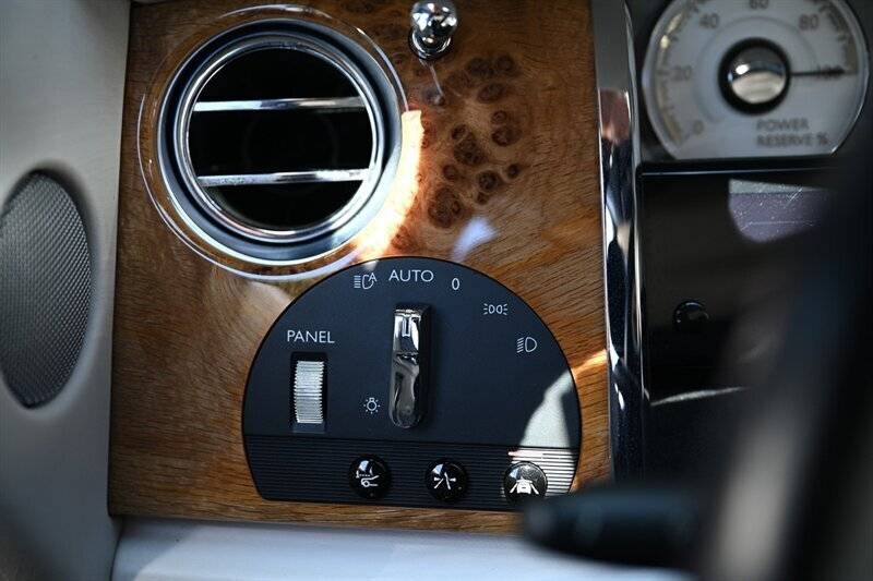 2019 Rolls-Royce Dawn 31
