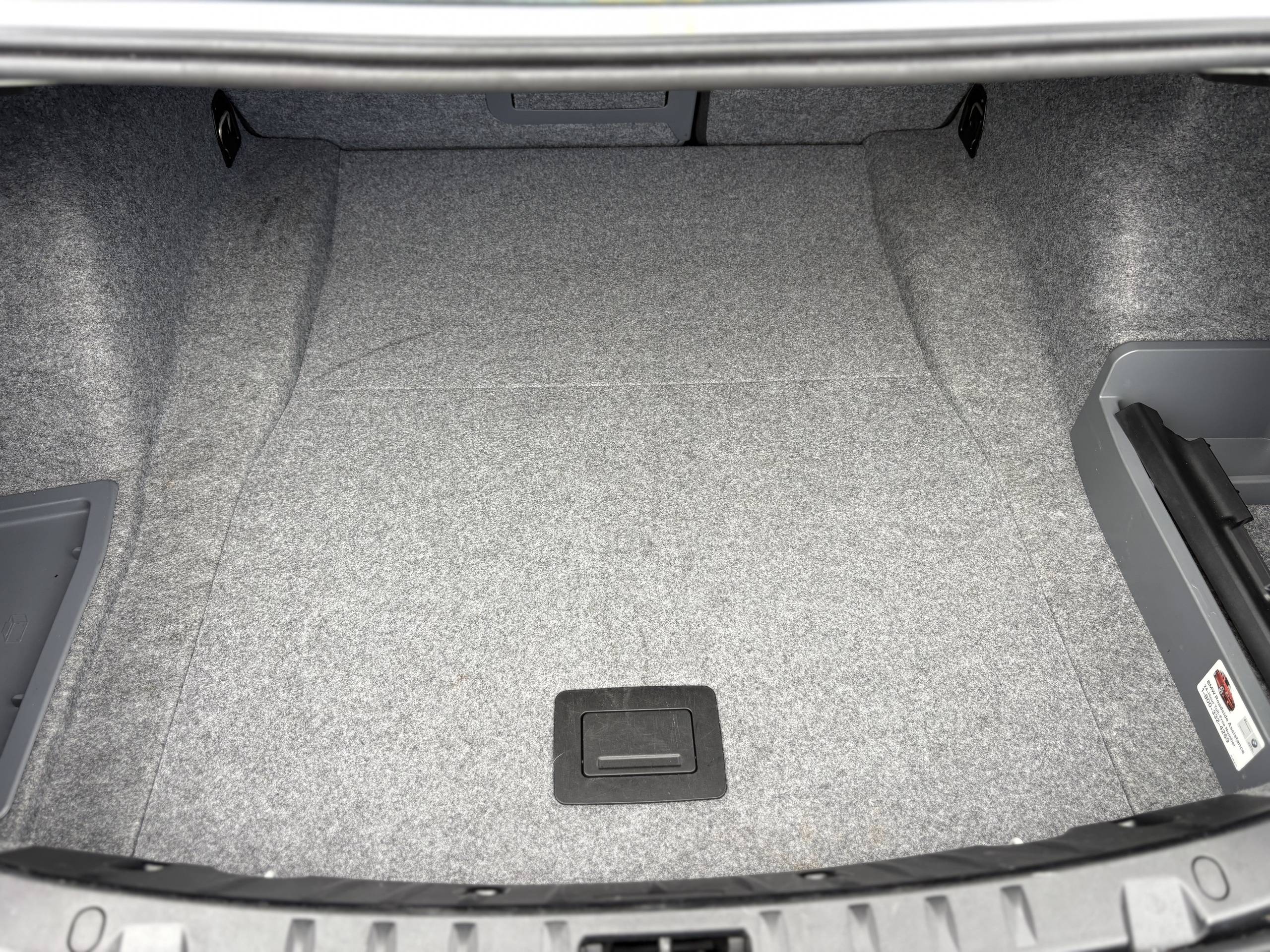 2013 BMW 3 Series 11
