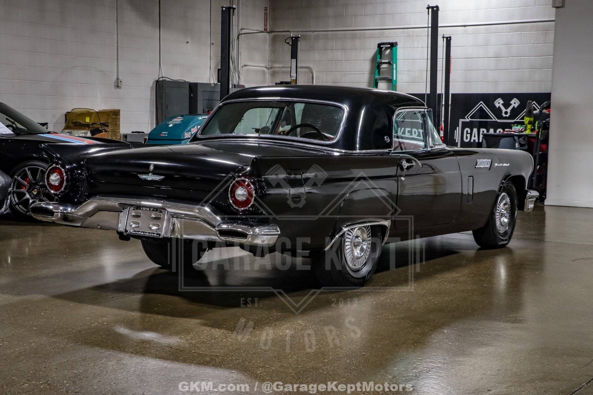 1957 Ford Thunderbird 15