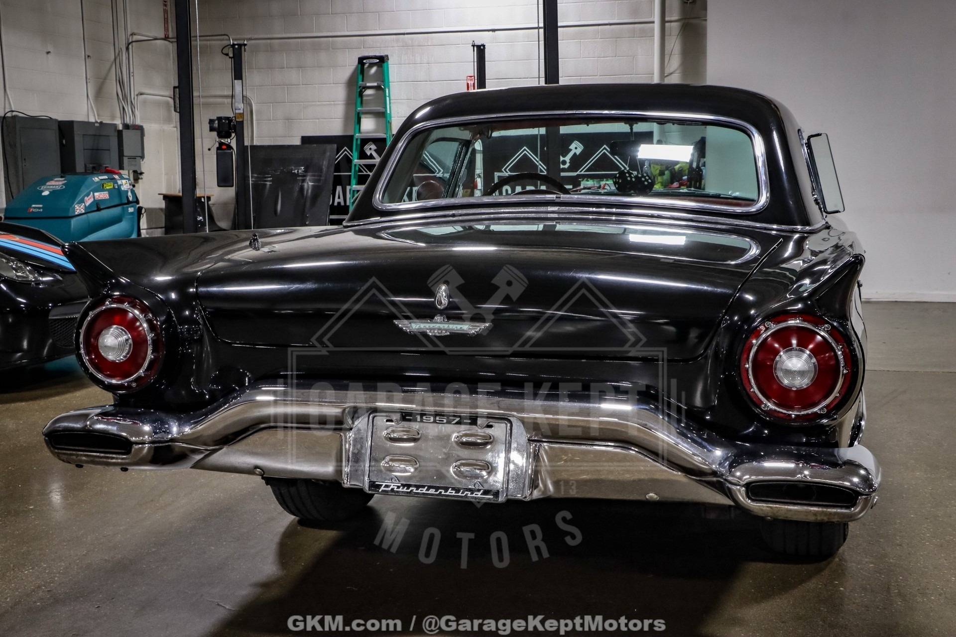 1957 Ford Thunderbird 81