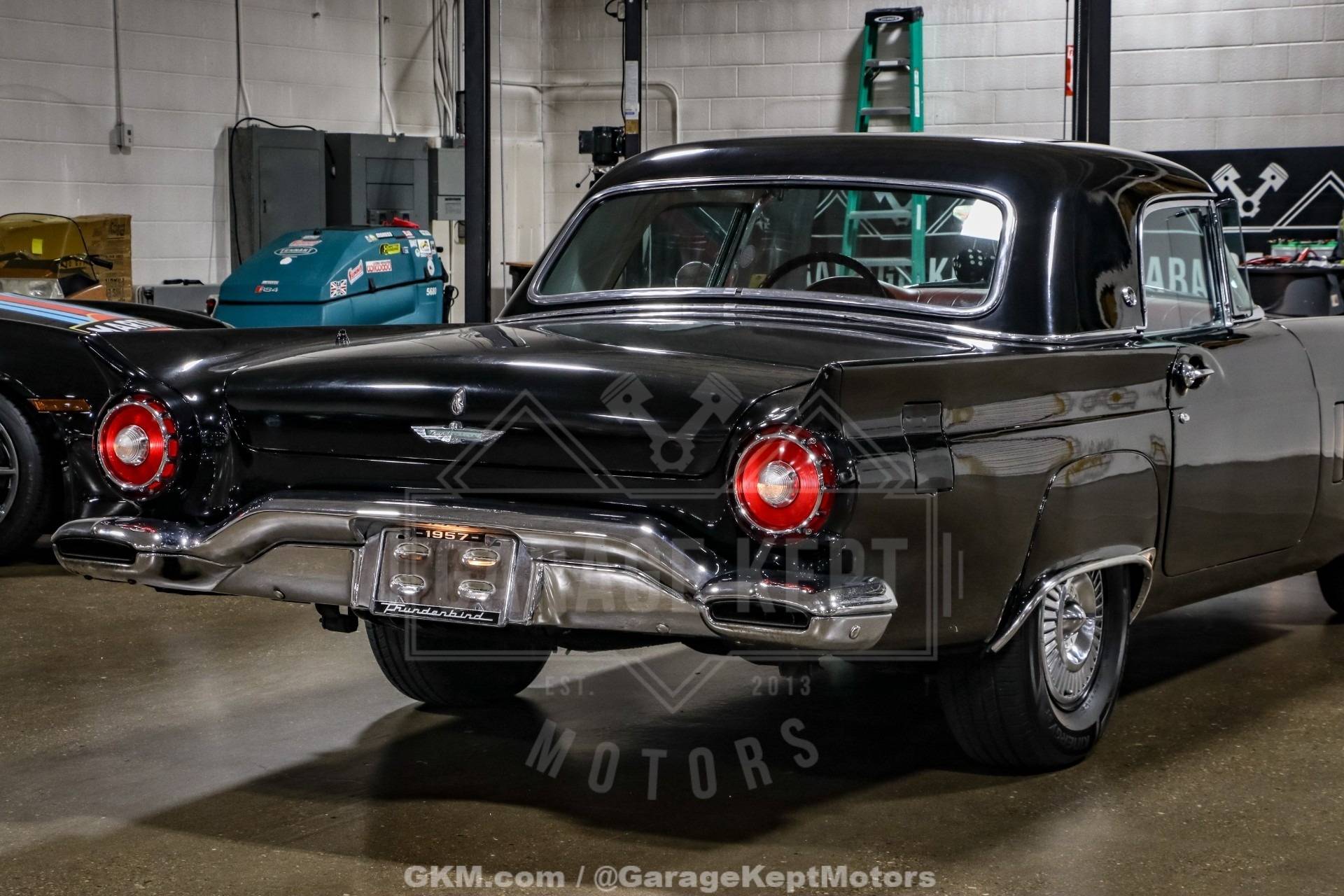 1957 Ford Thunderbird 87