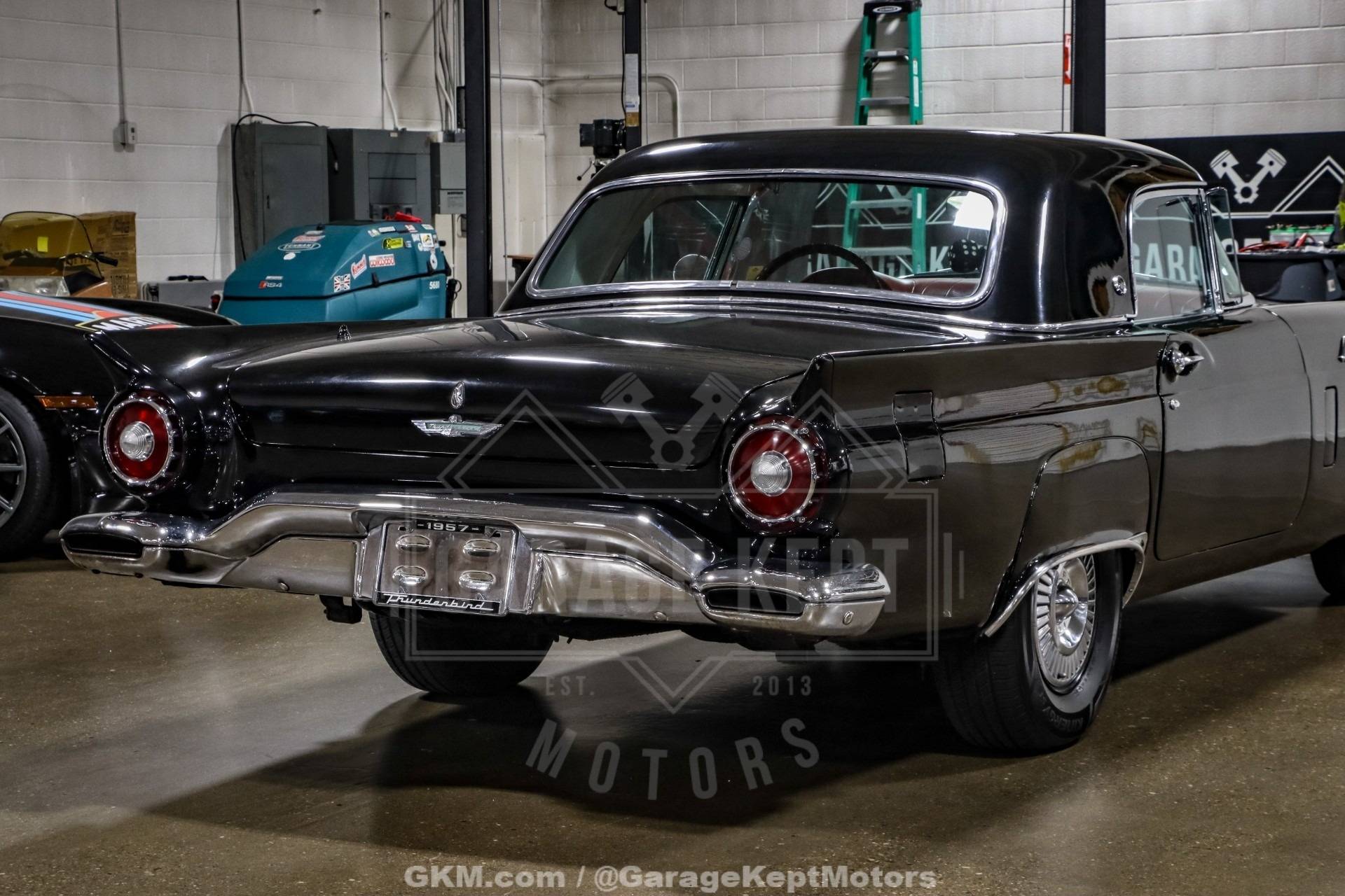 1957 Ford Thunderbird 89