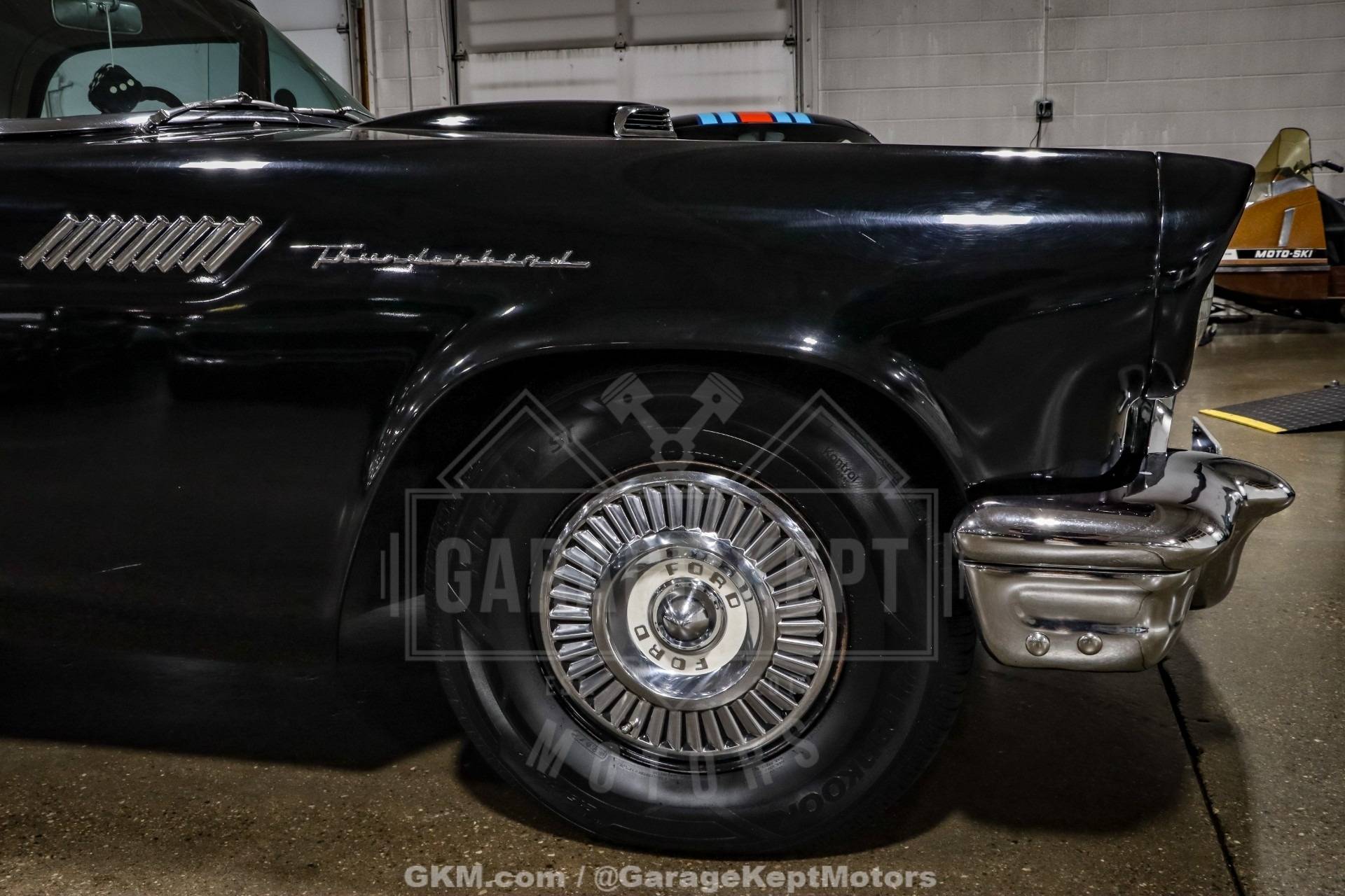 1957 Ford Thunderbird 109
