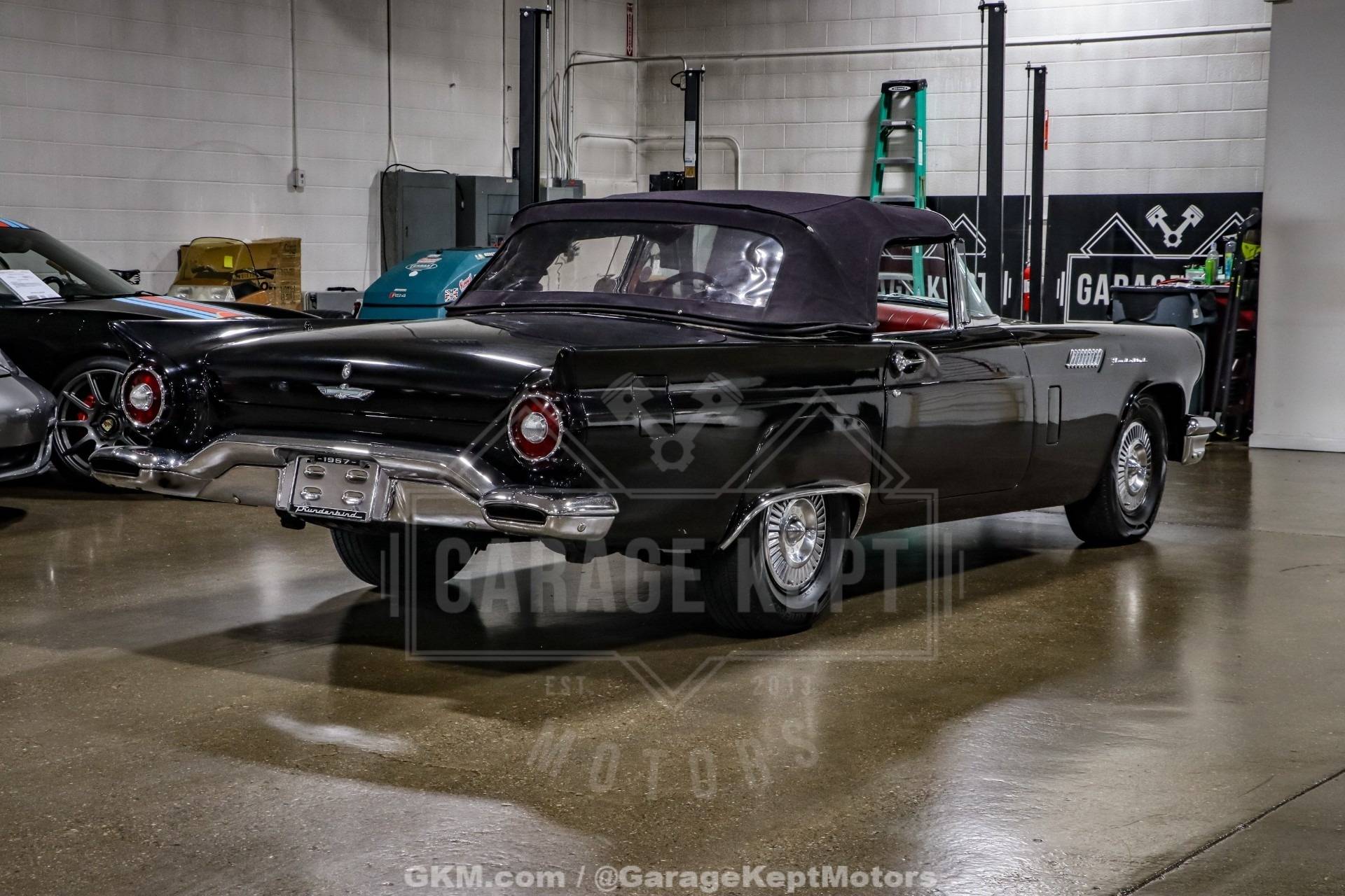 1957 Ford Thunderbird 123
