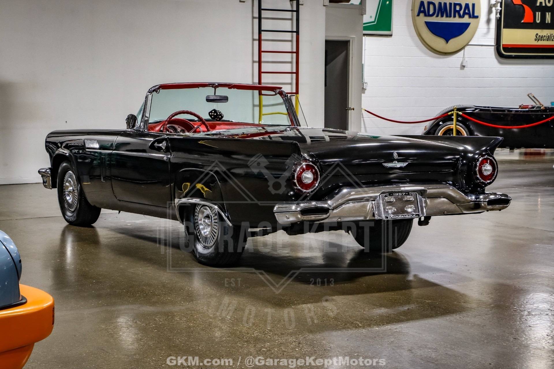 1957 Ford Thunderbird 155