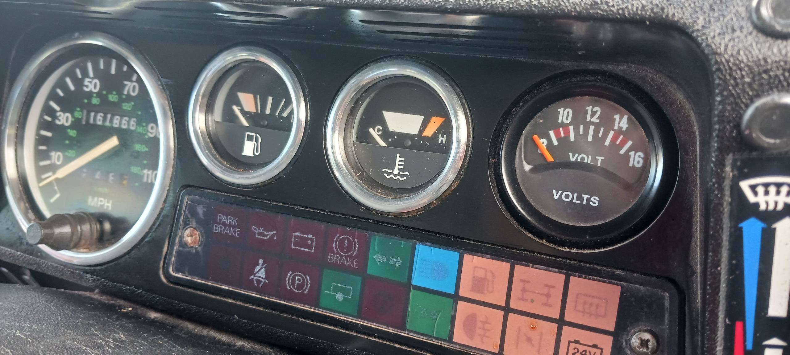 1991 Land Rover Defender 90 39
