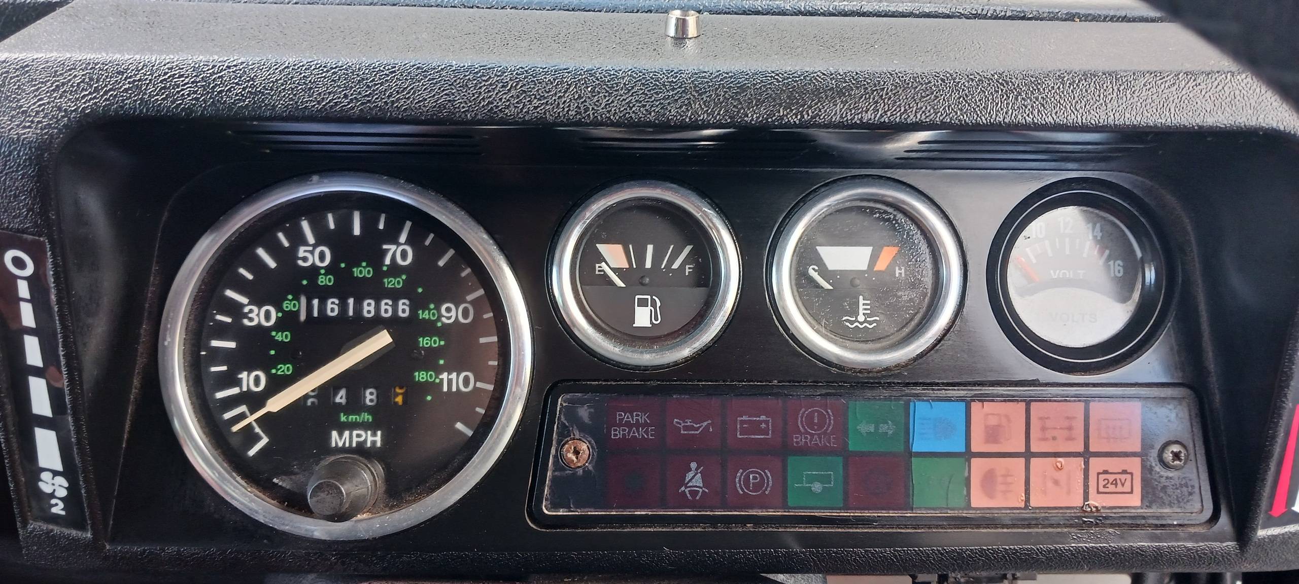 1991 Land Rover Defender 90 38