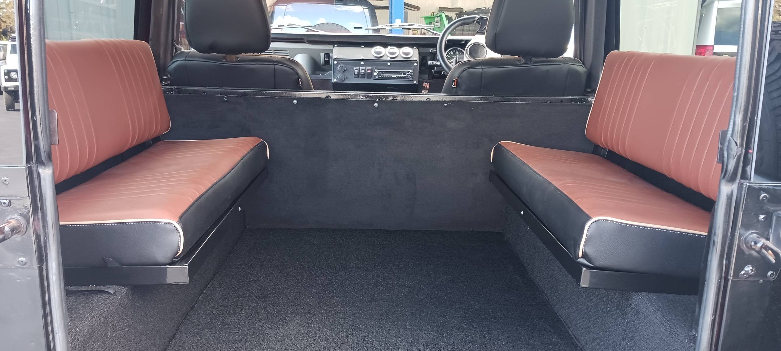 1991 Land Rover Defender 90 35