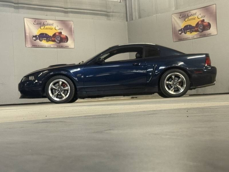 2001 Ford Mustang 2