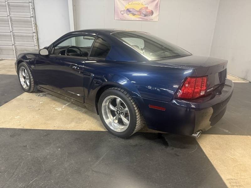 2001 Ford Mustang 9