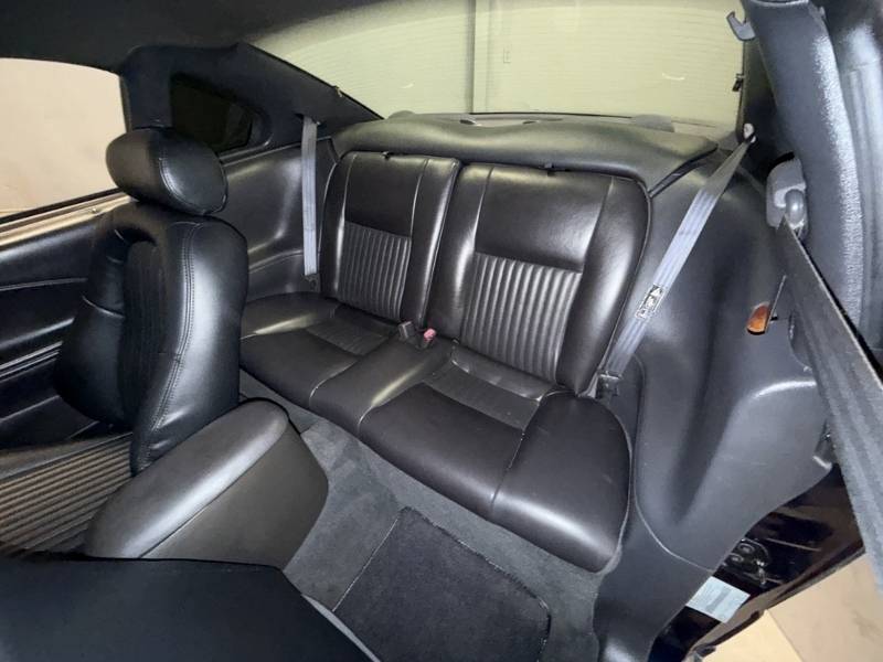 2001 Ford Mustang 32